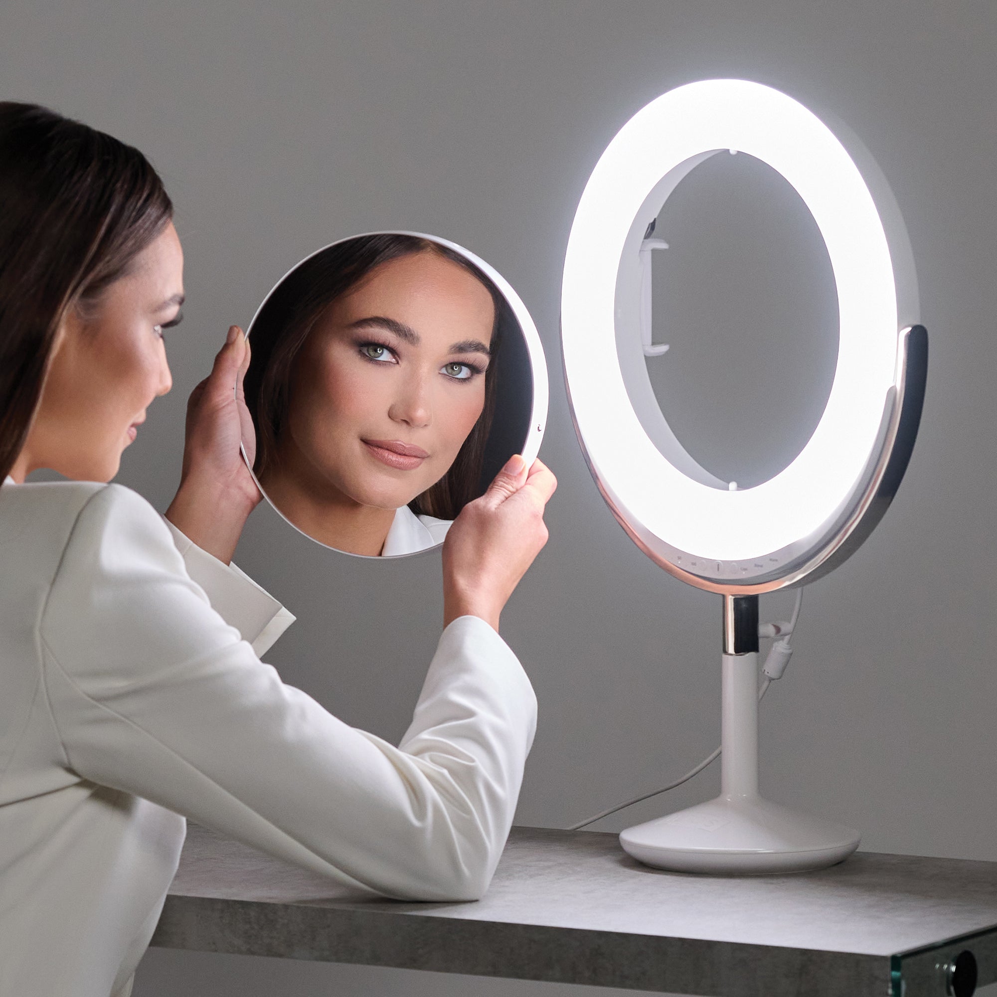 Beauty Ring Mirror - Ilios Lighting